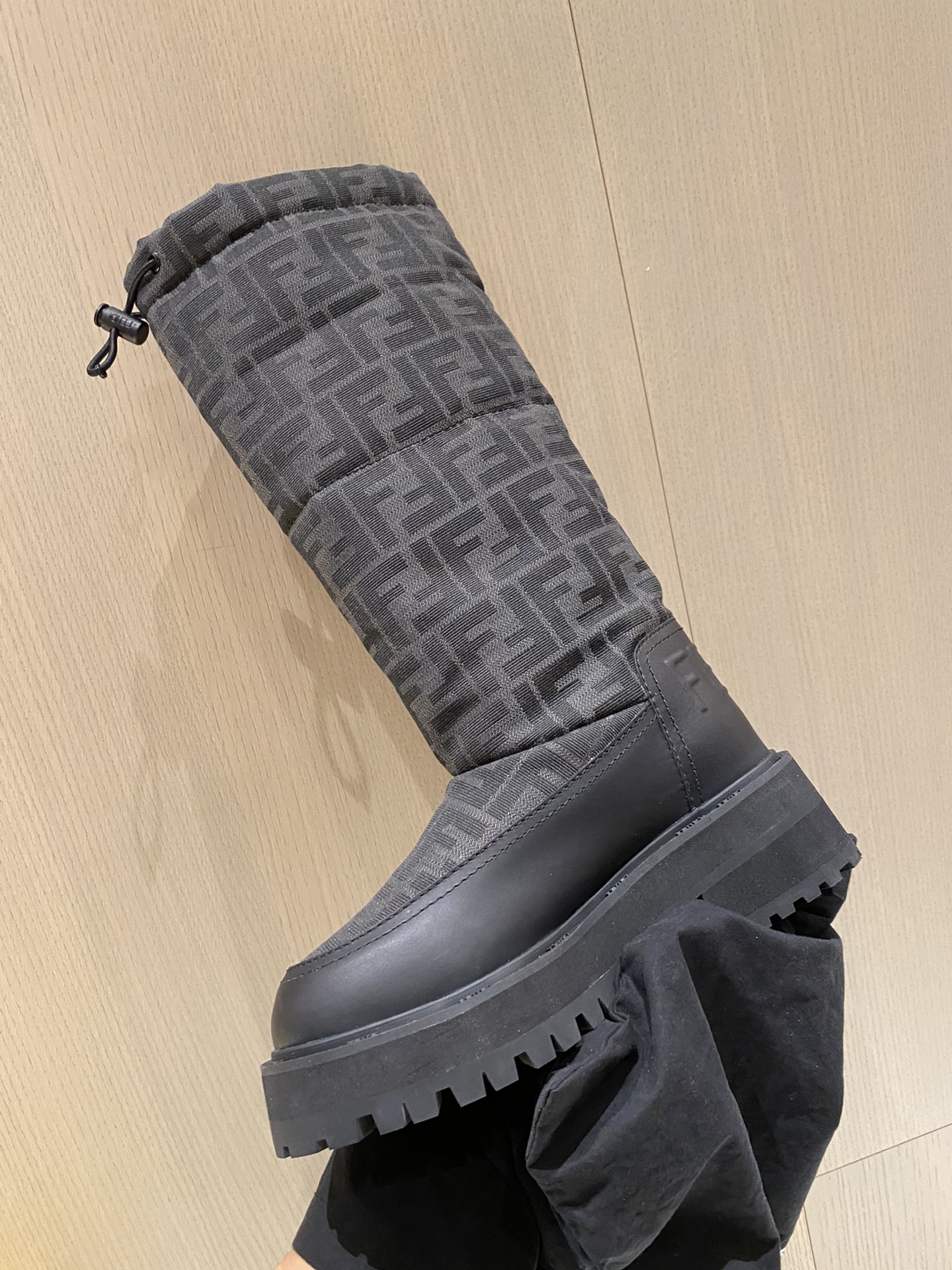 F**di boots