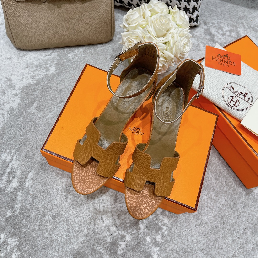 H**mes sandals