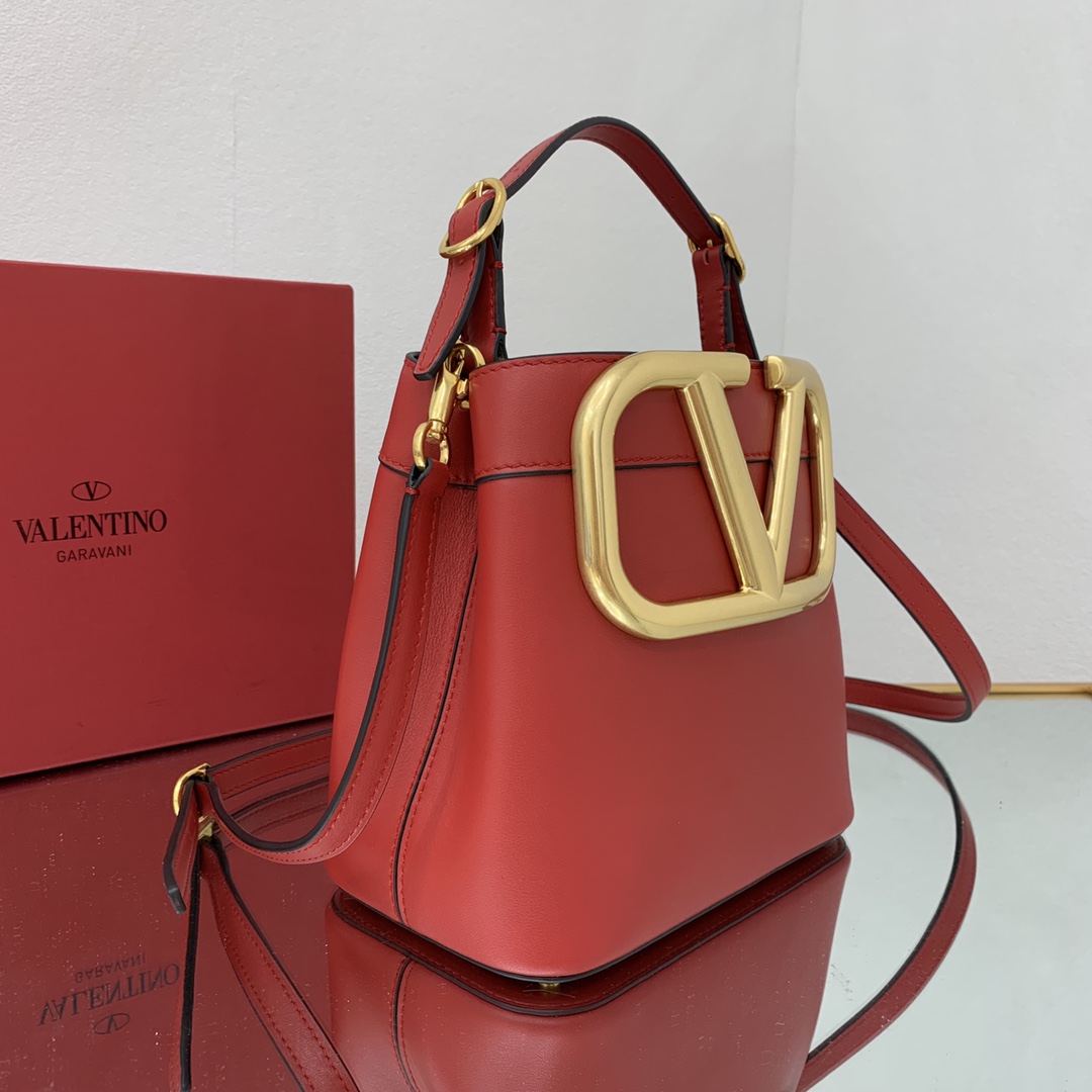 Va1e*ntin0 garavani s*pervee bag-20*19*12cm
