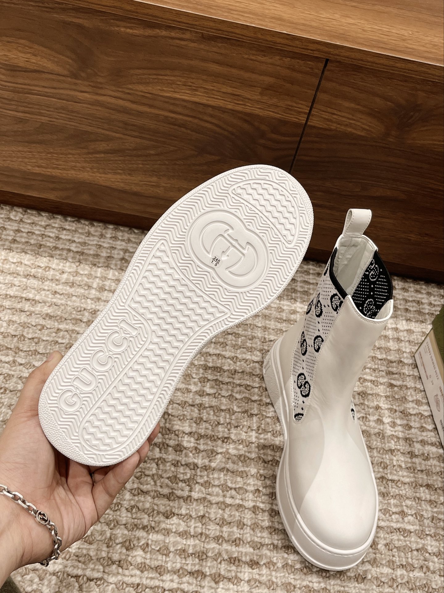 G*u*i boots-6cm