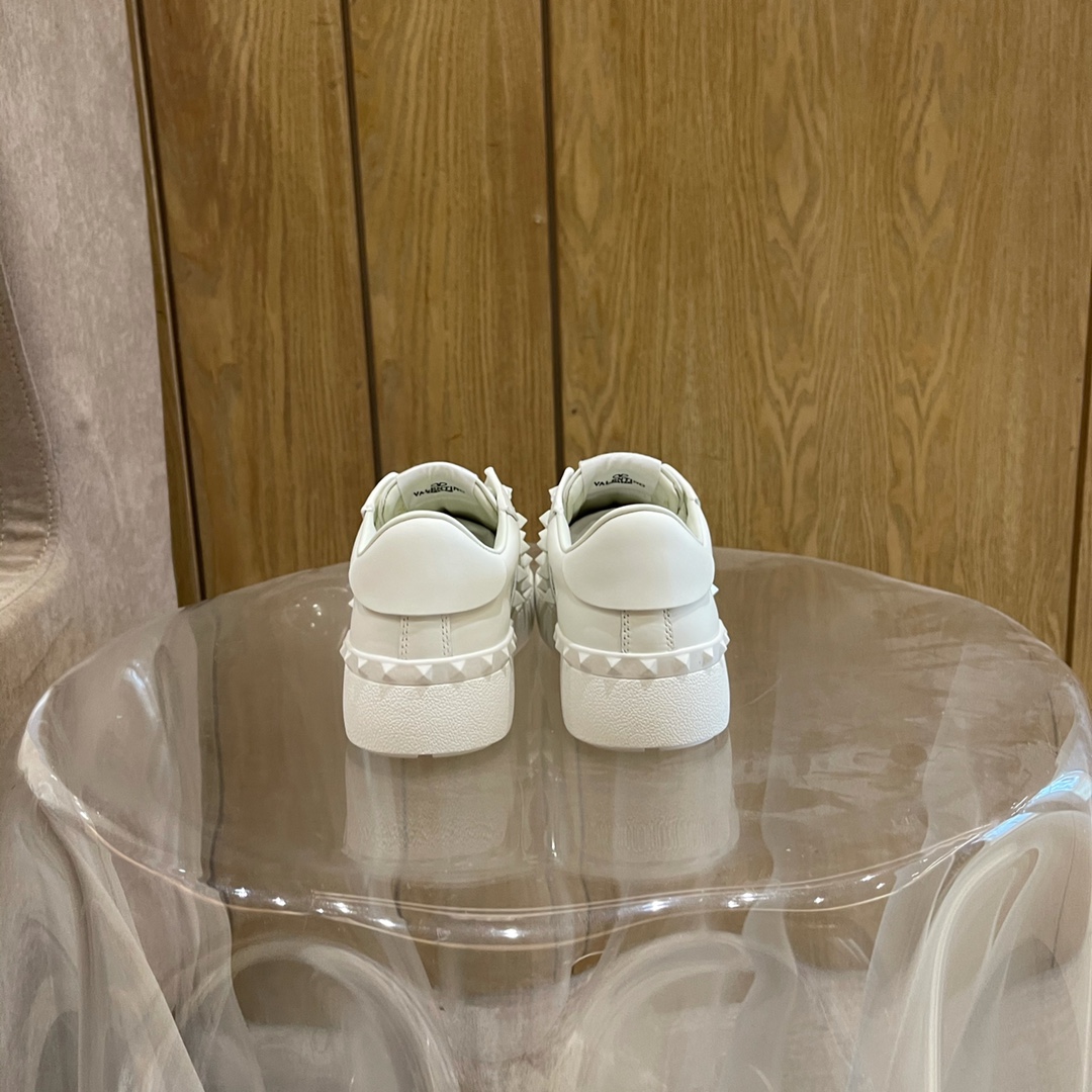 Va1e*ntin0 garavani sneakers