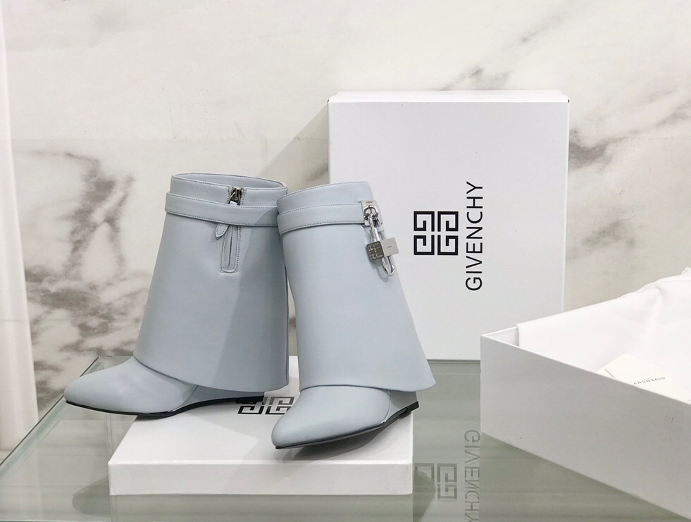 G1uenchy boots(eu35-42)