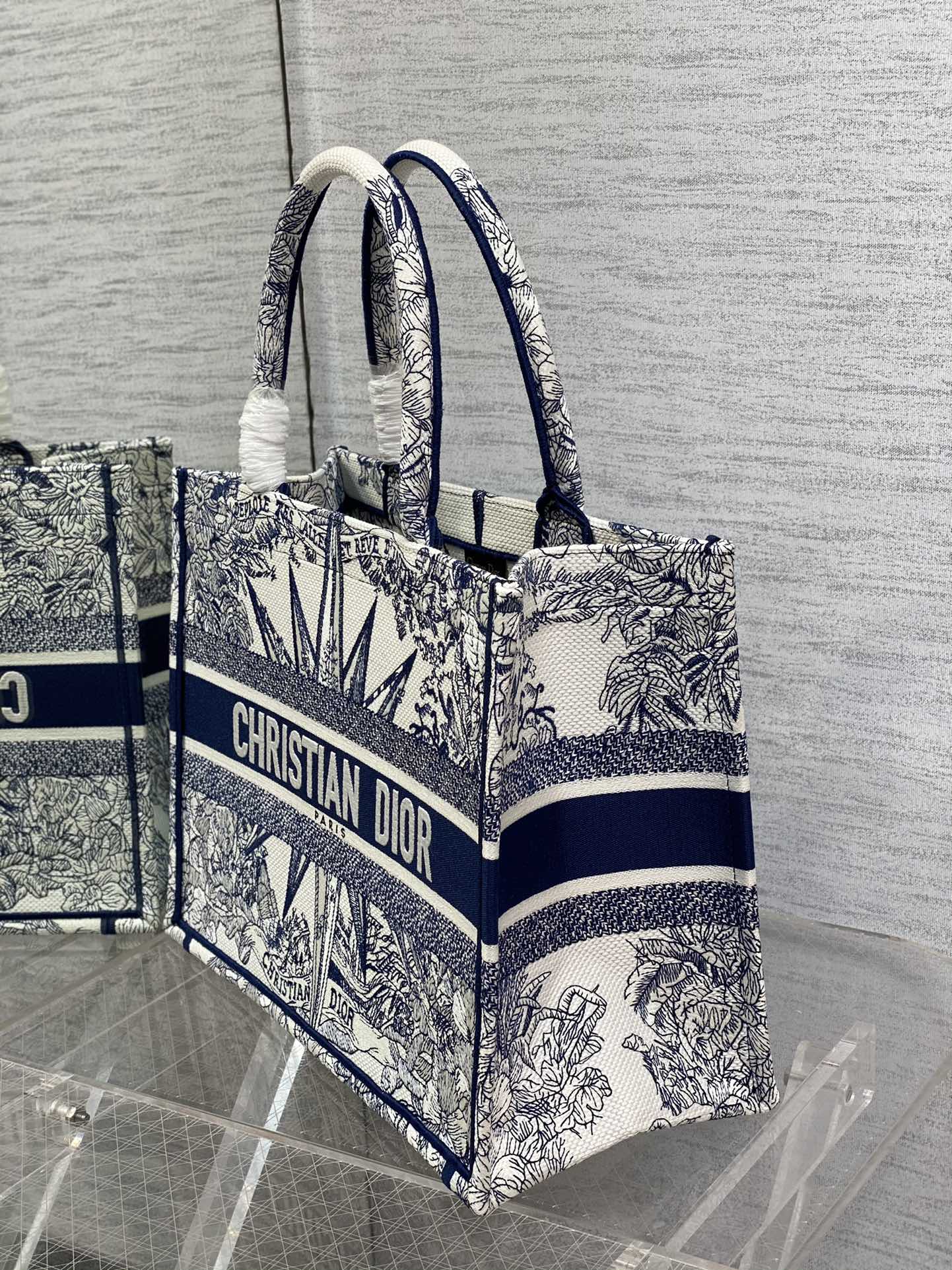 D*or small book tote-36*18*28cm