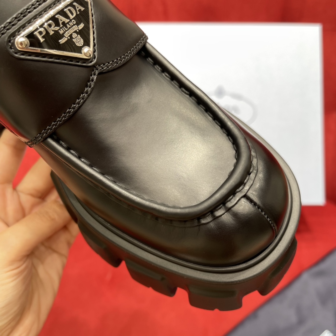 Pra*a loafers 2022ss