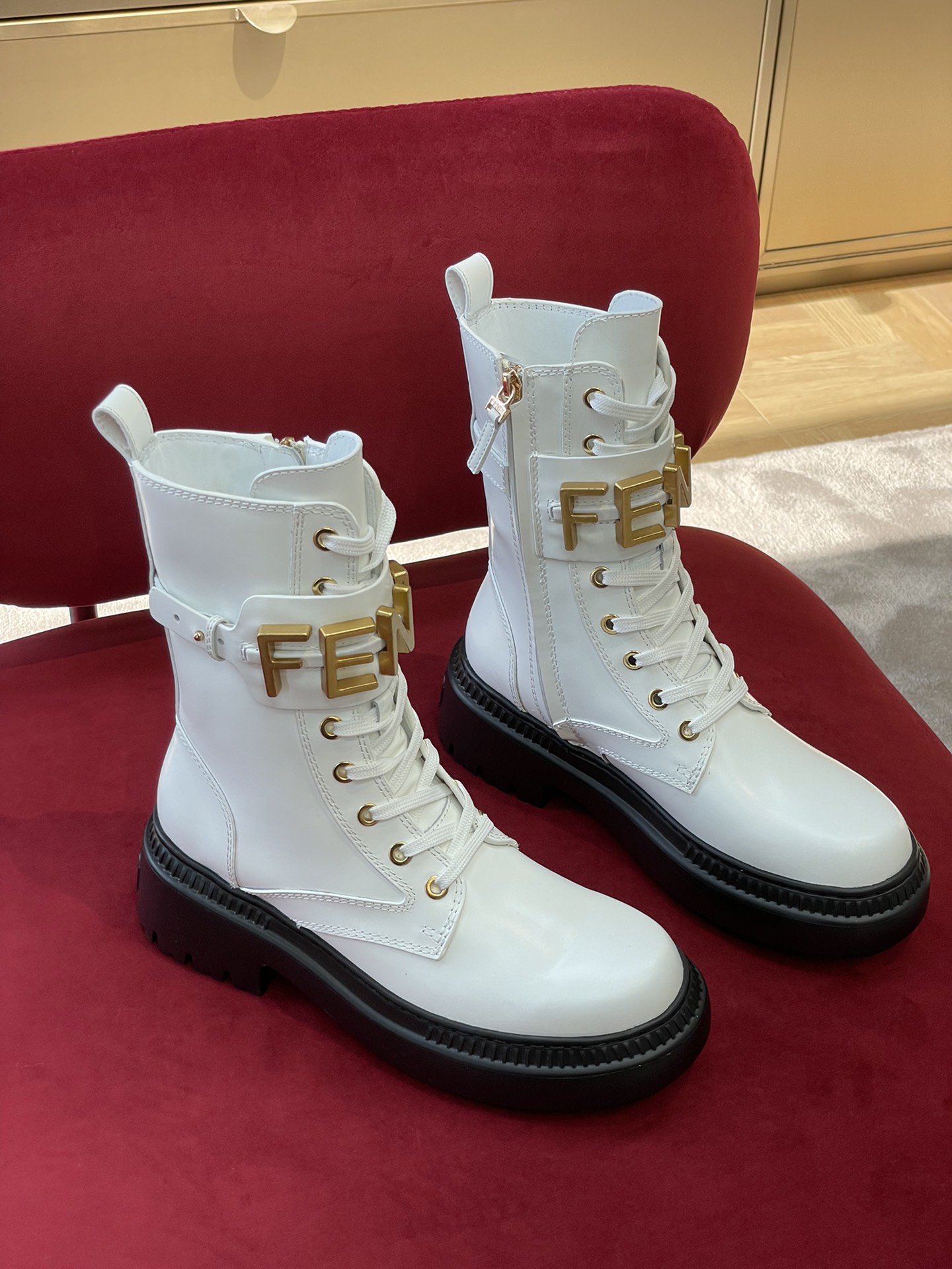 F**di boots