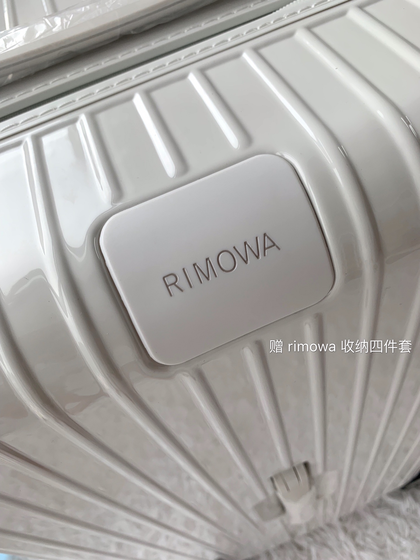 r1m0wa essential ttrunk plus lU*gage-‭29&31inch