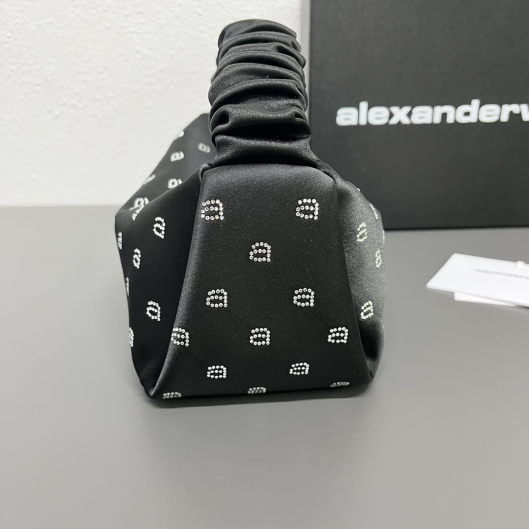 b0tte*a Ven*ta cassette bag-21cm