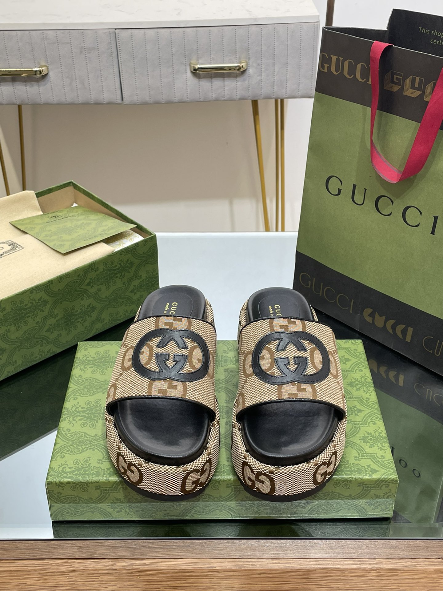 G*u*i slides(size35-43)