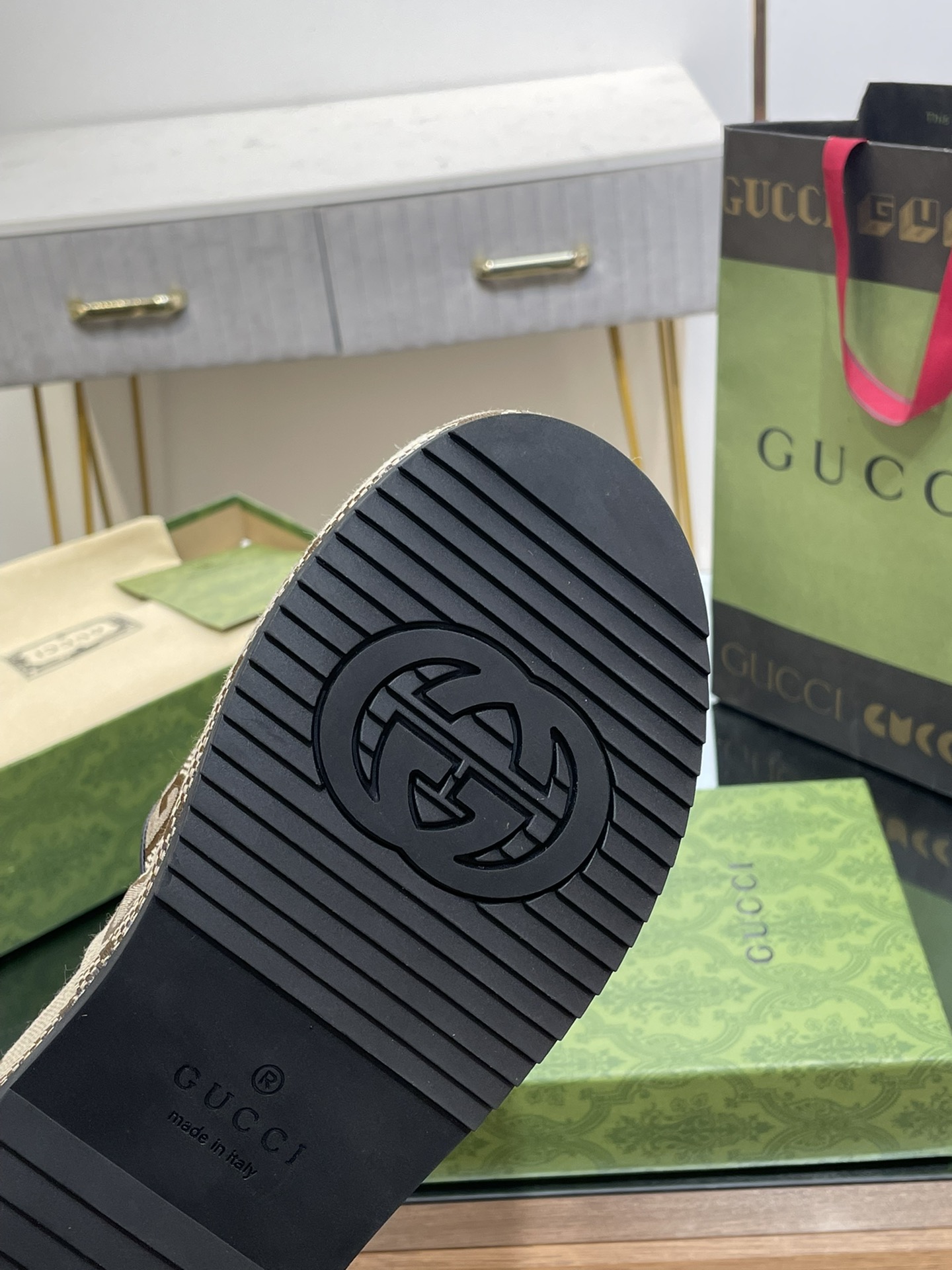 G*u*i slides(size35-43)