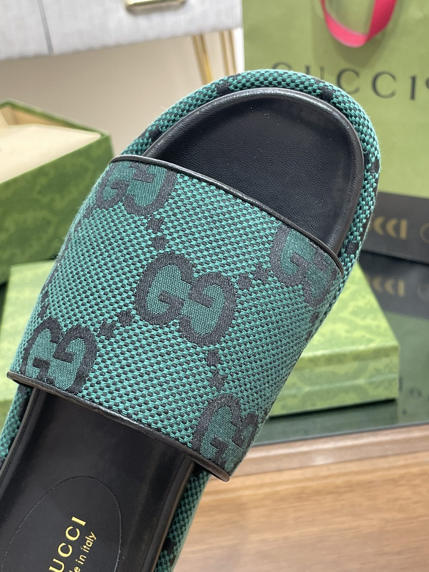 G*u*i slides(size35-43)