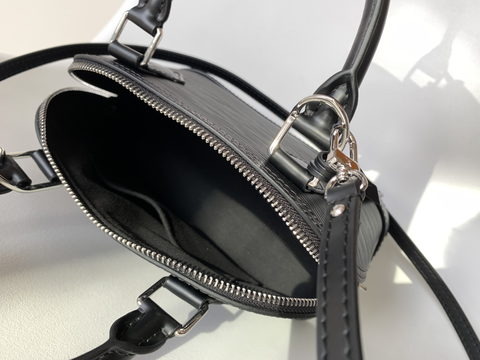 l0*is V*t0n m41327 alma bb-25*19*12cm