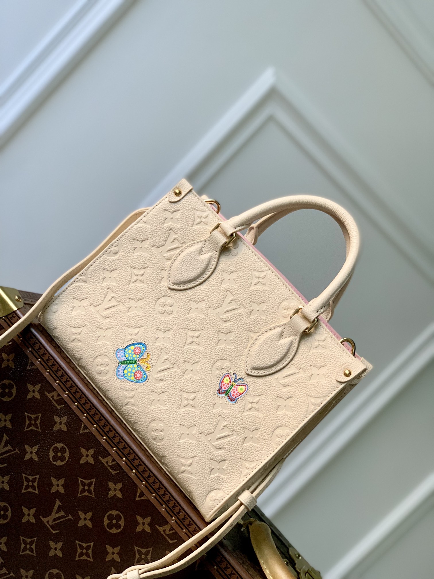 l0*is V*t0n onthego handbag- m21732-25*19*11.5 cm