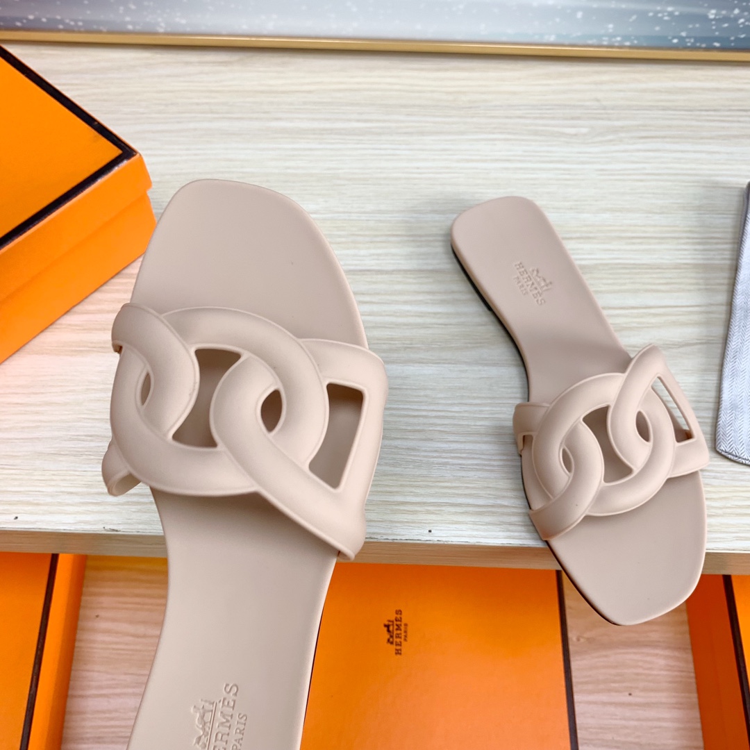 H**mes sandals