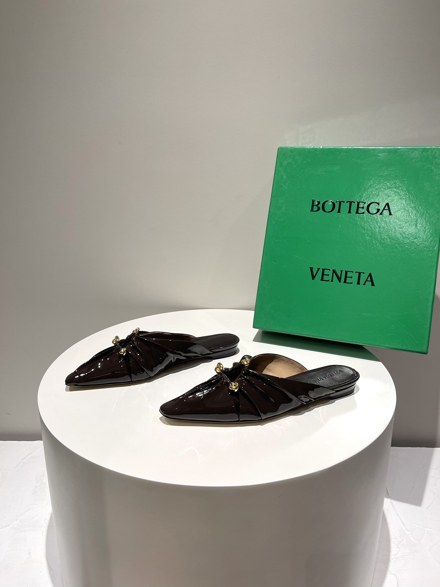 b0tte*a Ven*ta sandals