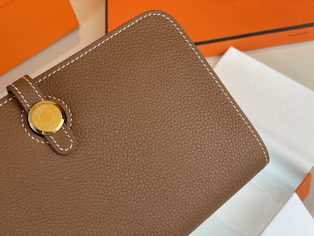 H**mes wallet togo