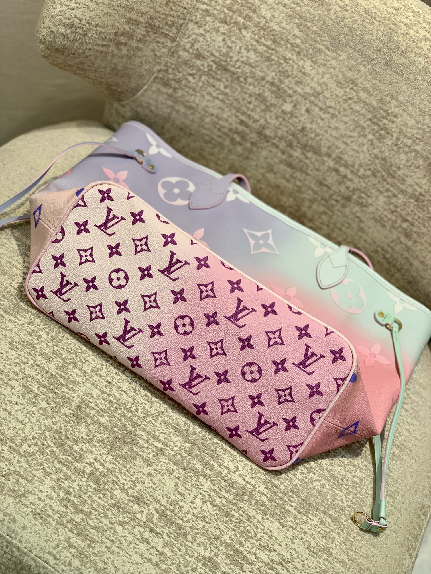 l0*is V*t0n neverfull m46102-32*29*17cm