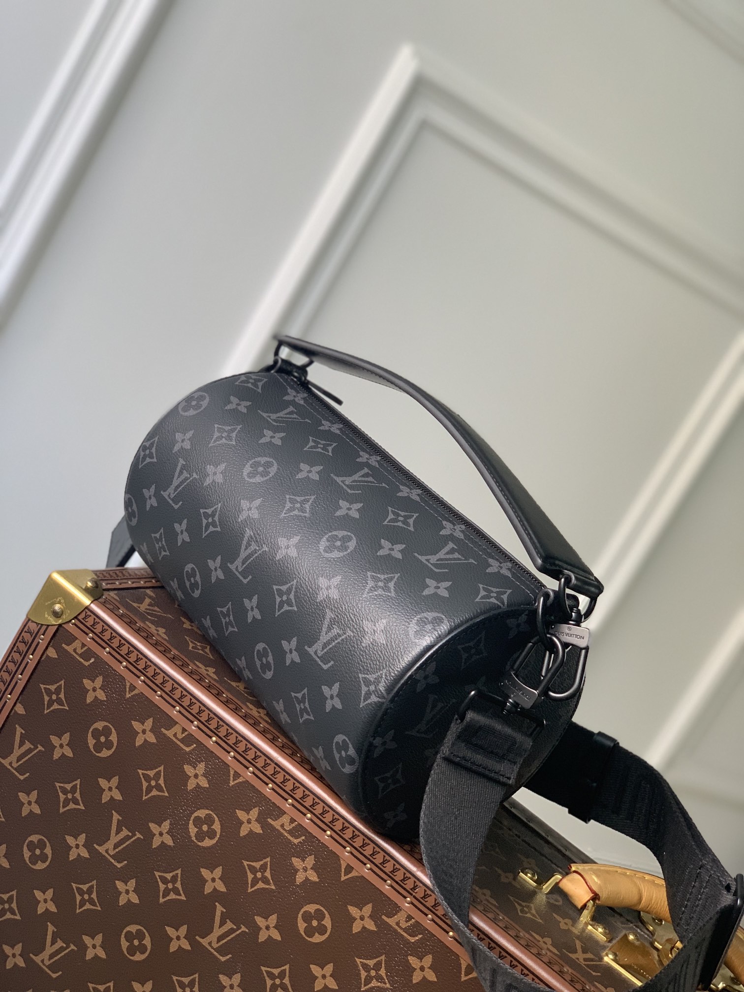l0*is V*t0n soft polochon bag m46692-27x 15x 15cm