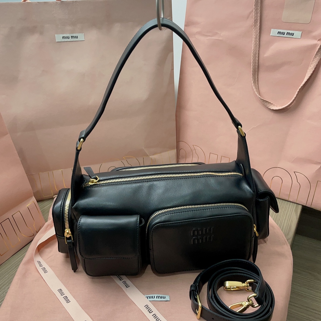 M*um*u bag-27 x12 x9cm