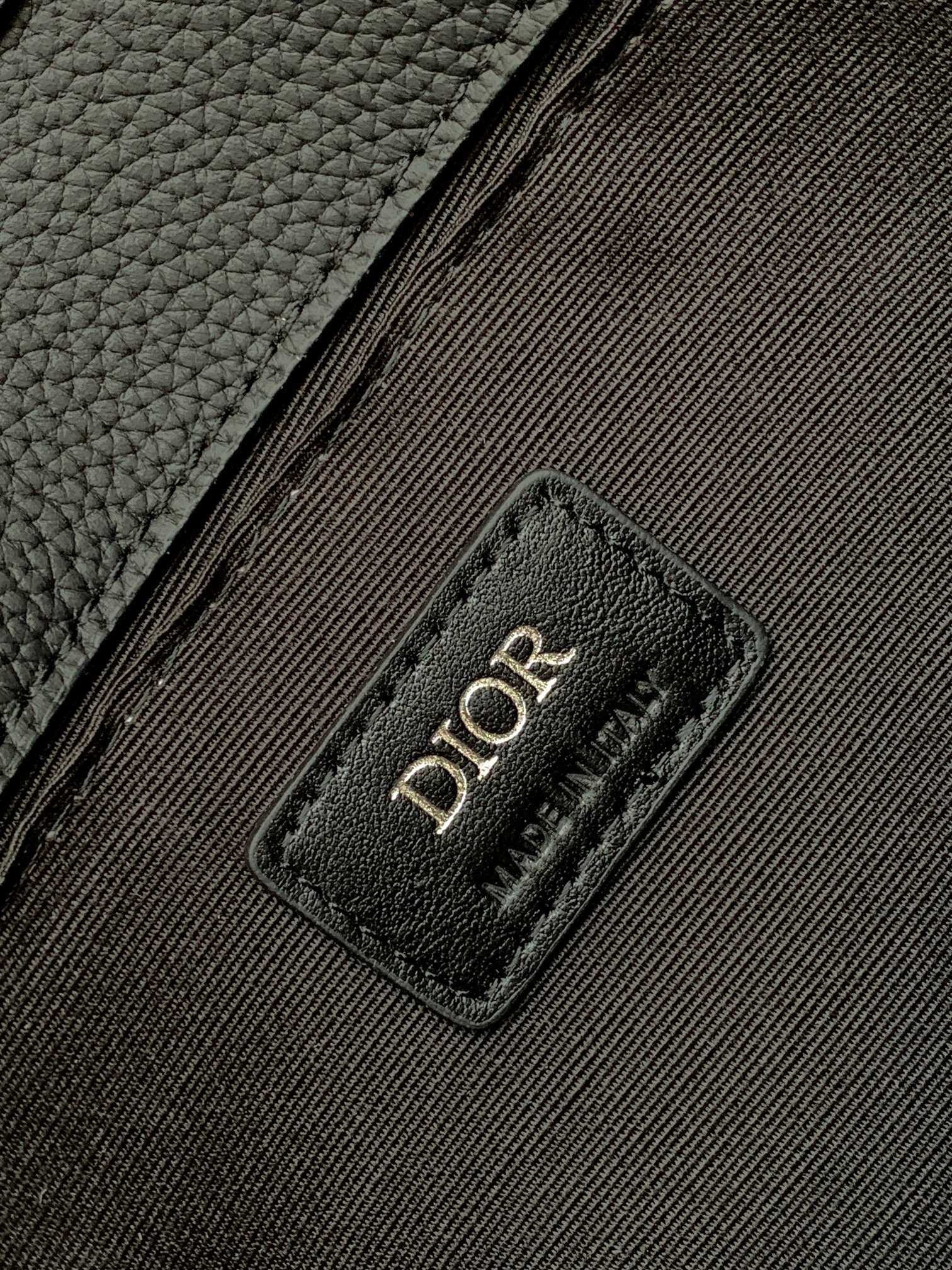 D*or gallop messenger bag-28 x 22 x 7 cm