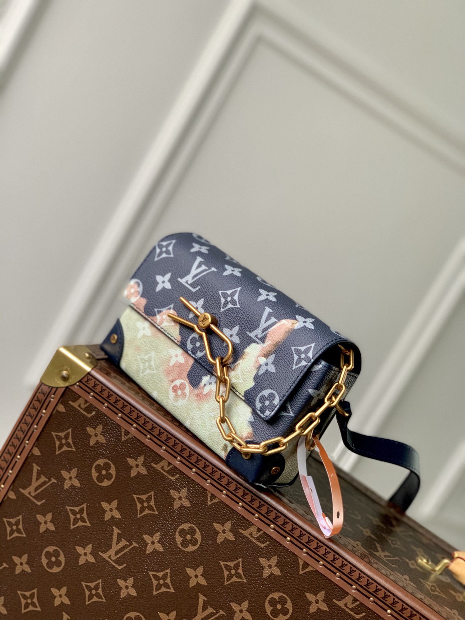 l0*is V*t0n steamer bag-18x 11x 6.5cm