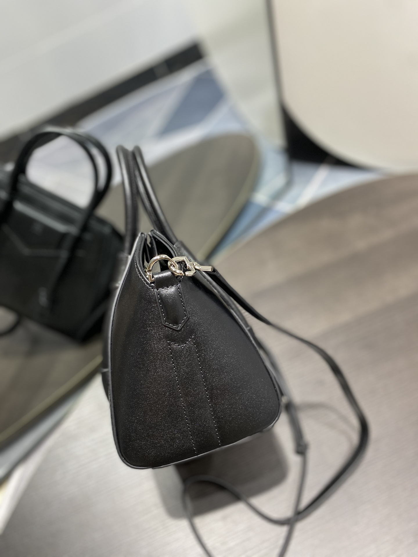 G1uenchy antigona tote-22*20*13cm