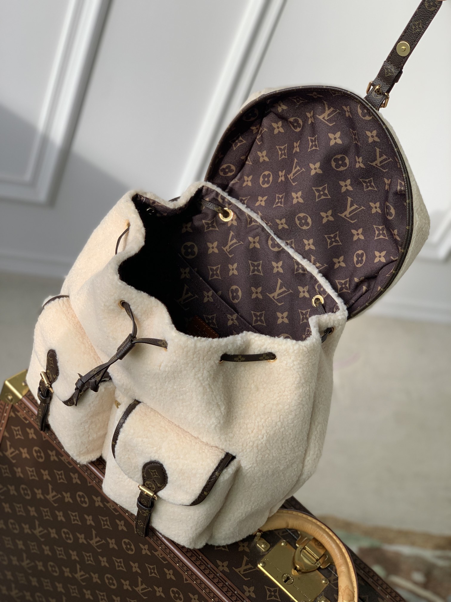 l0*is V*t0n backpack m23384-31*31*17cm