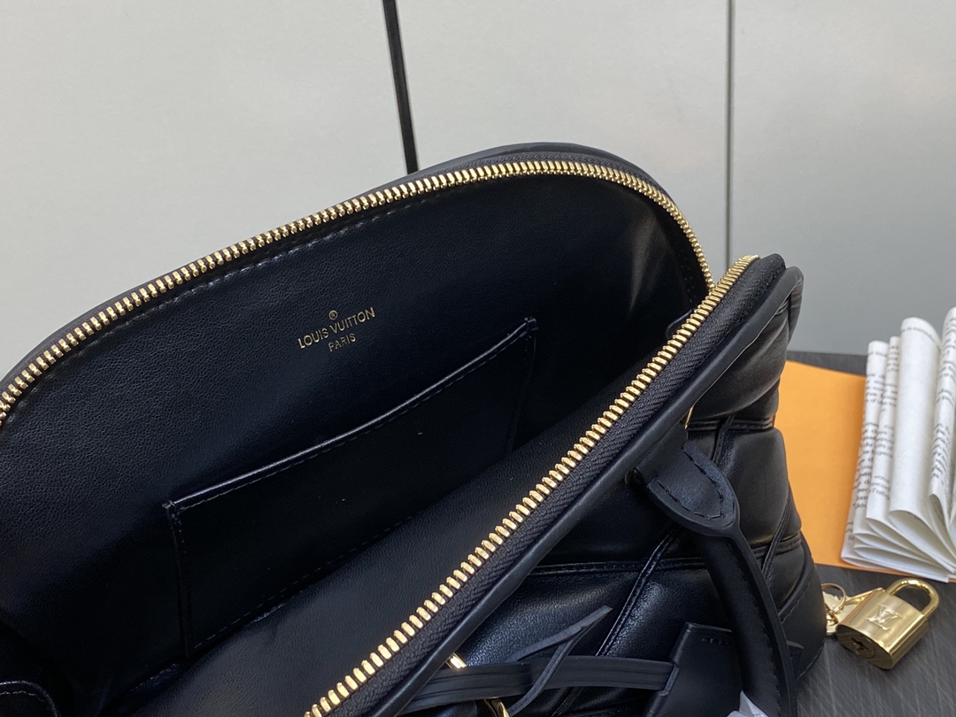 l0*is V*t0n m22878 alma bb-23.5 x 17.5 x 11.5cm