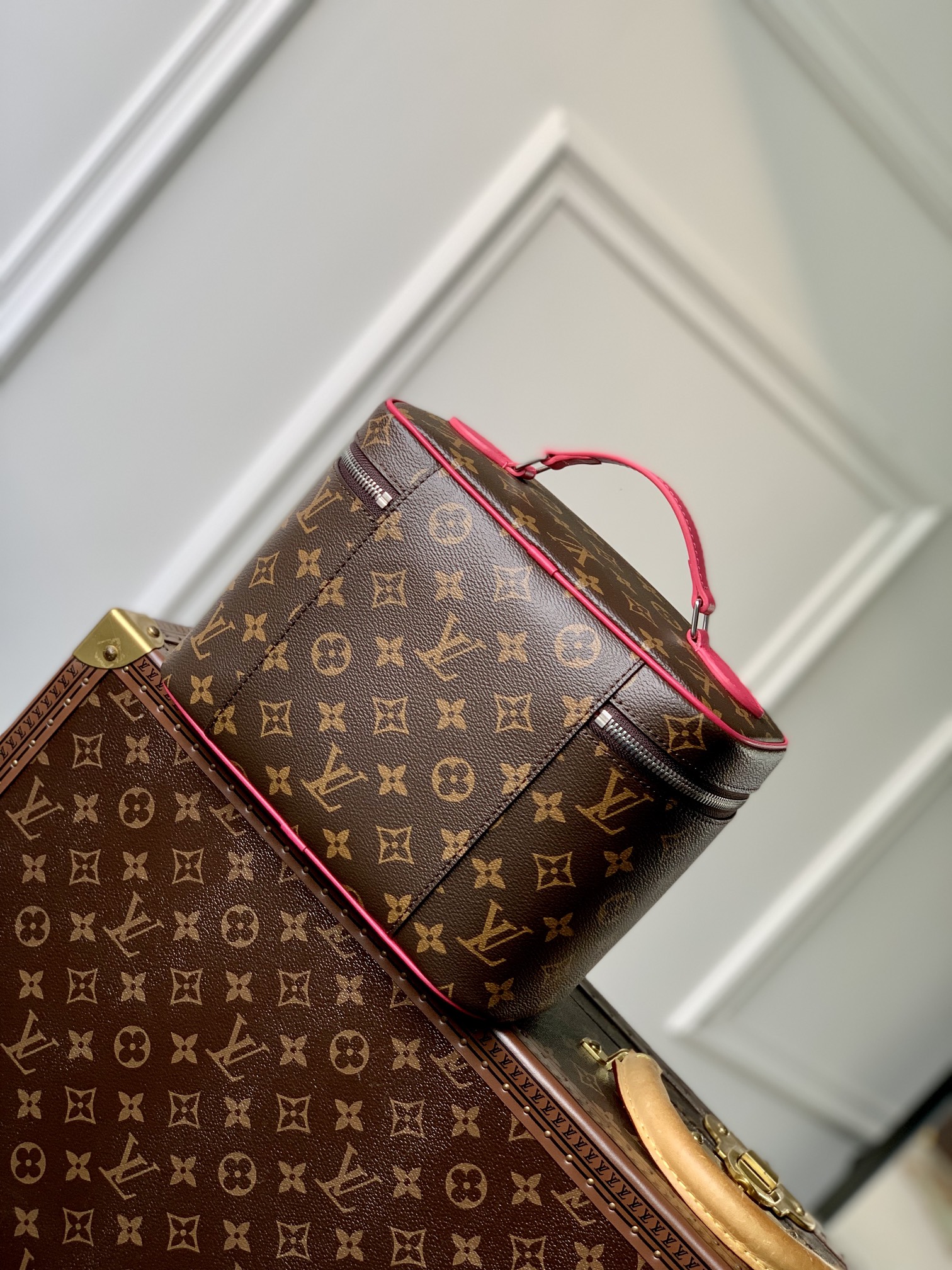 l0*is V*t0n nice cosmetic bag