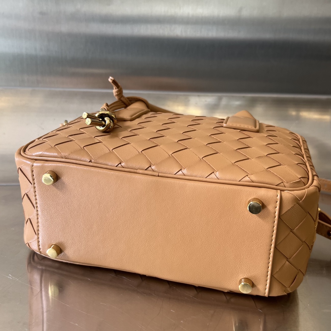 b0tte*a Ven*ta getaway bag-23.5x17.5x9cm