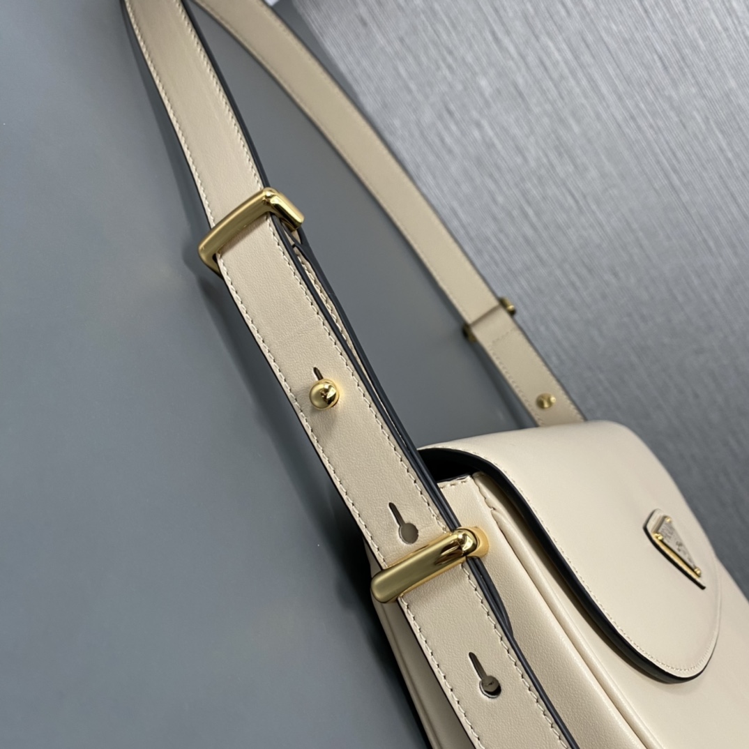 Pra*a moon handbags 1bd365-22*17*5.5cm
