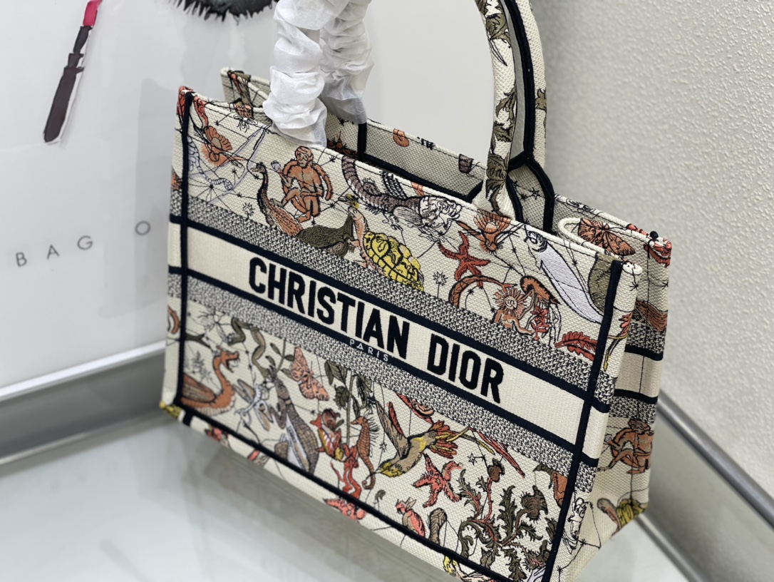 D*or small book tote-36.5cm