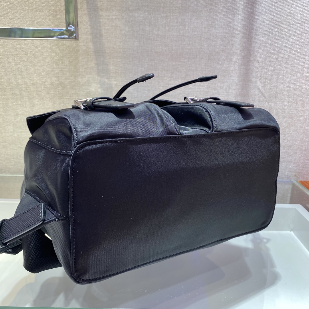 Pra*a re-nylon 1bz677 backpack-12*23.5*28cm