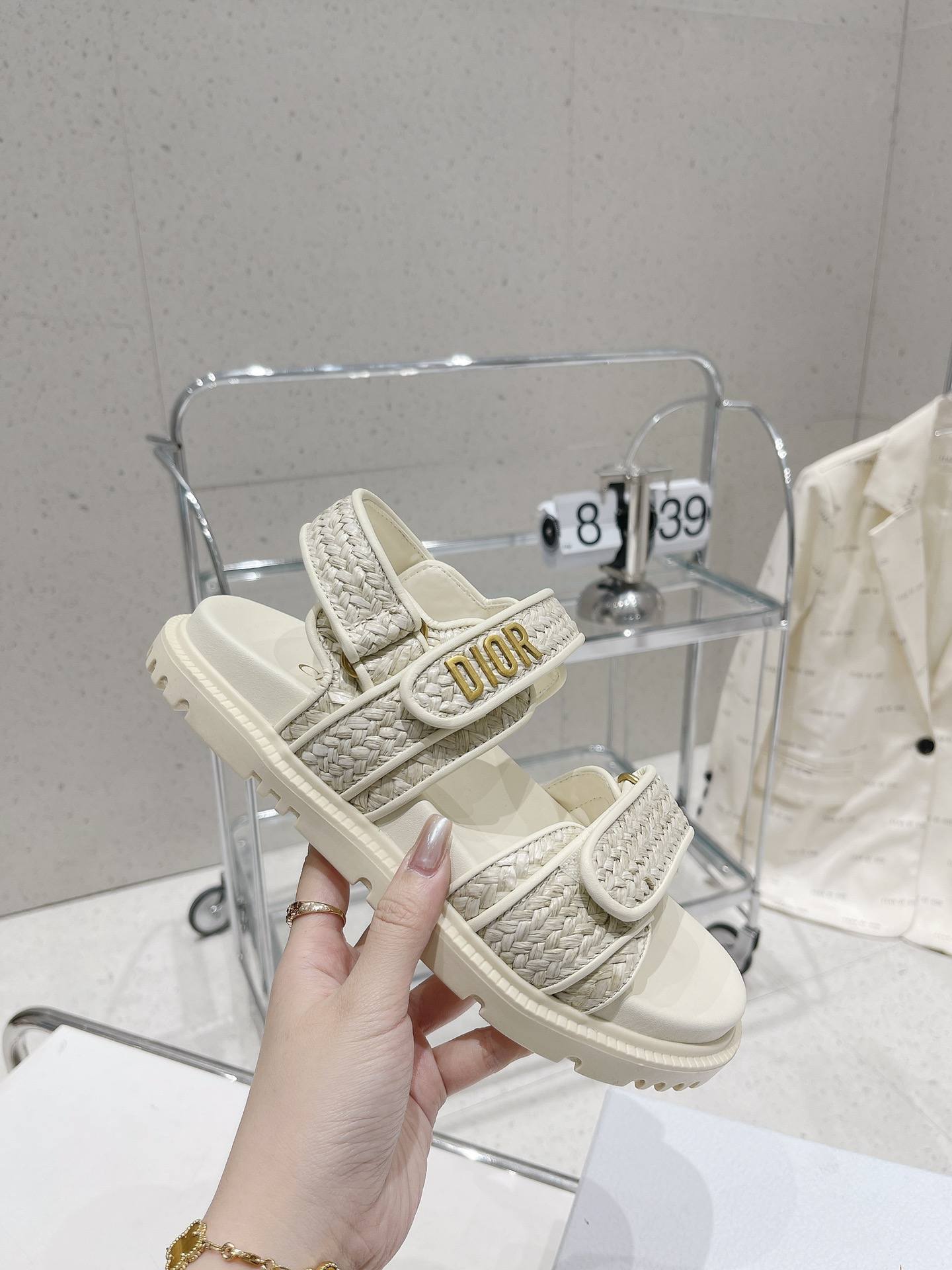 D*or sandals