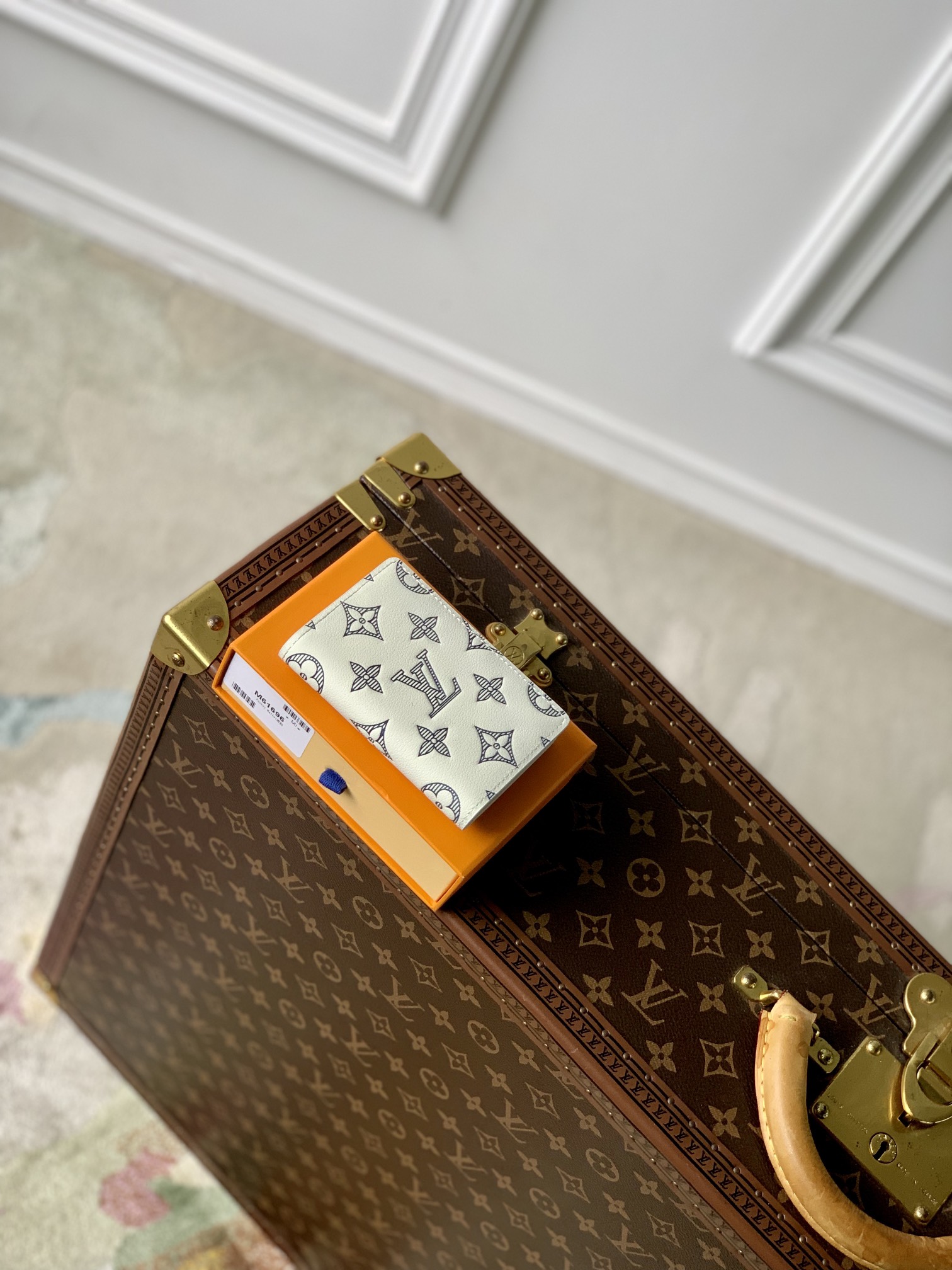 l0*is V*t0n wallet m61696