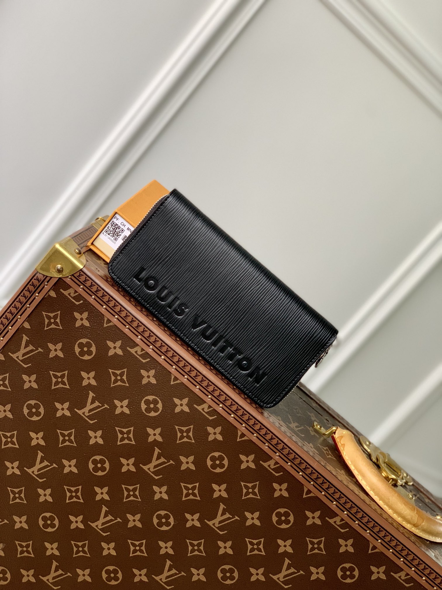 l0*is V*t0n zippy vertical wallet m83332-10*20*2cm