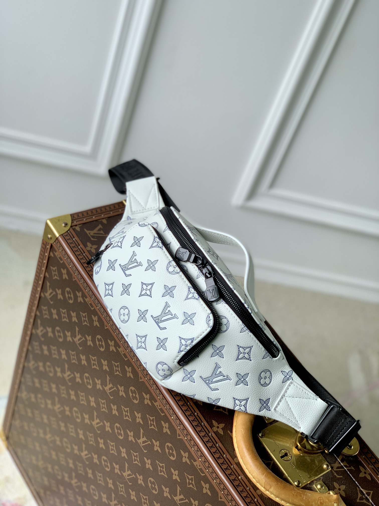 l0*is V*t0n rush waist bag-30 x 15 x 8cm