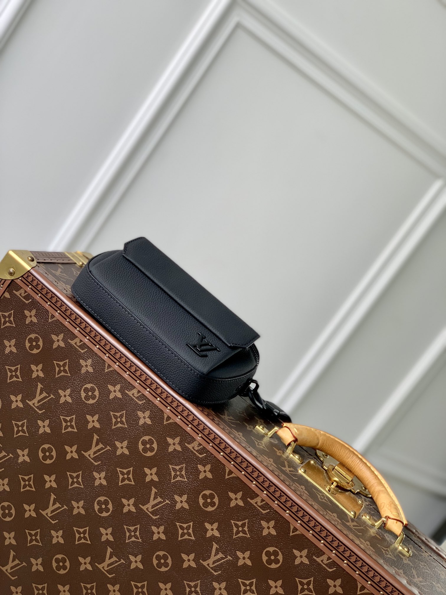 l0*is V*t0n pilot bag-m83563-20 x 12 x 5.5cm