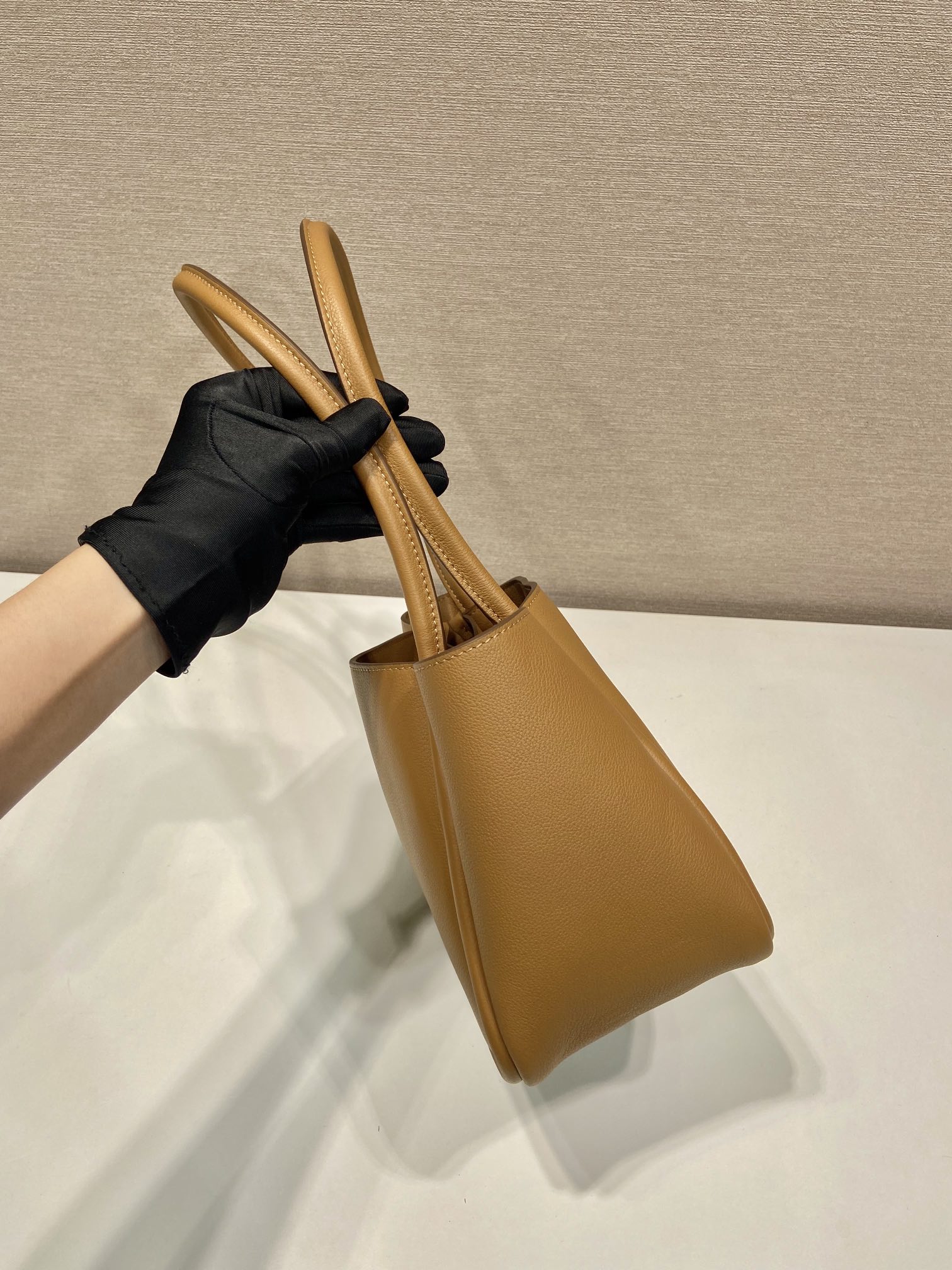 Pra*a women medium leather handbag -1bg539-25*18.5*12.5cm