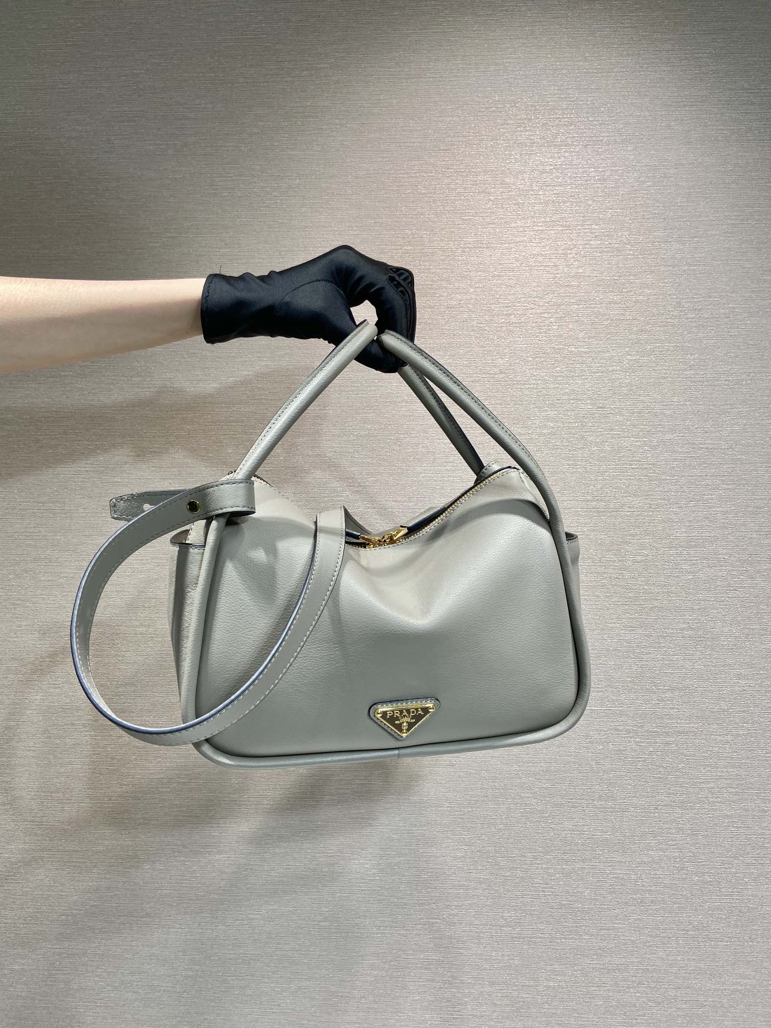 Pra*a women leather handbag -1ba451-25*18*10cm