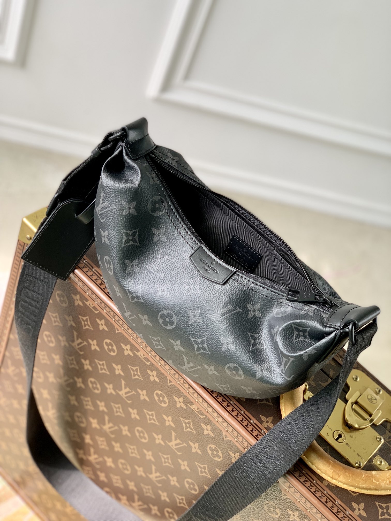 l0*is V*t0n hamac bag-28.5 x 15 x 8cm