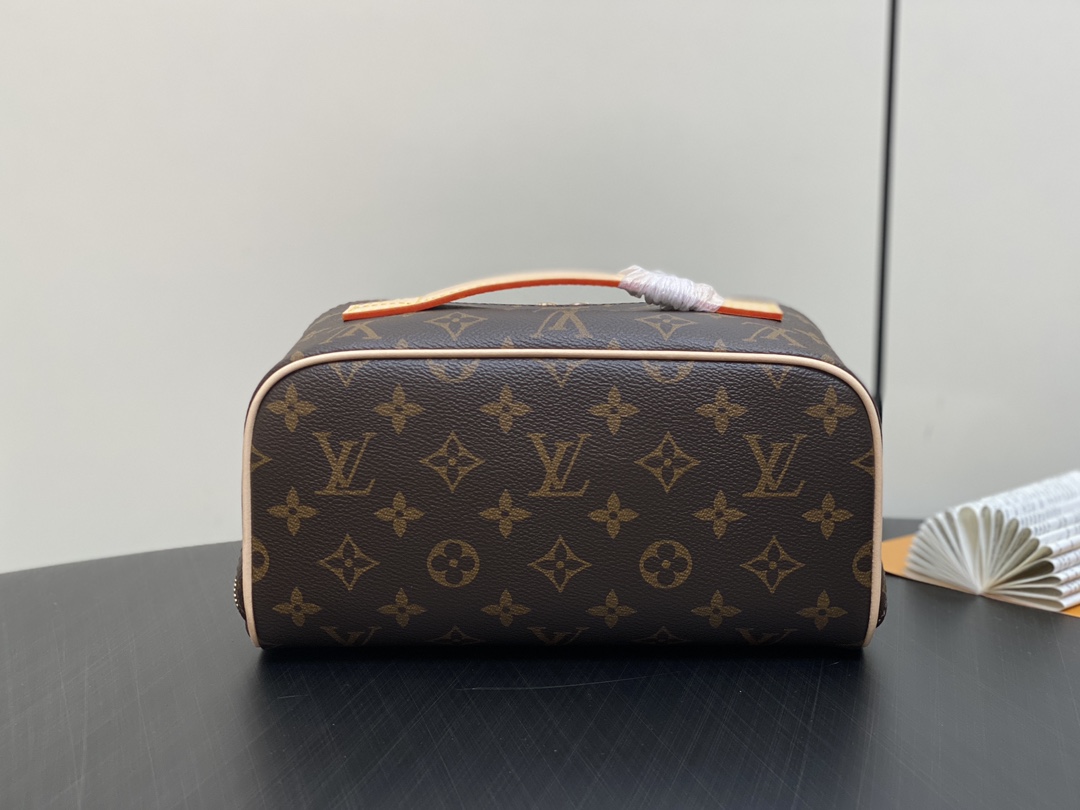 l0*is V*t0n toiletry bag 2 compartments-24*13*13cm