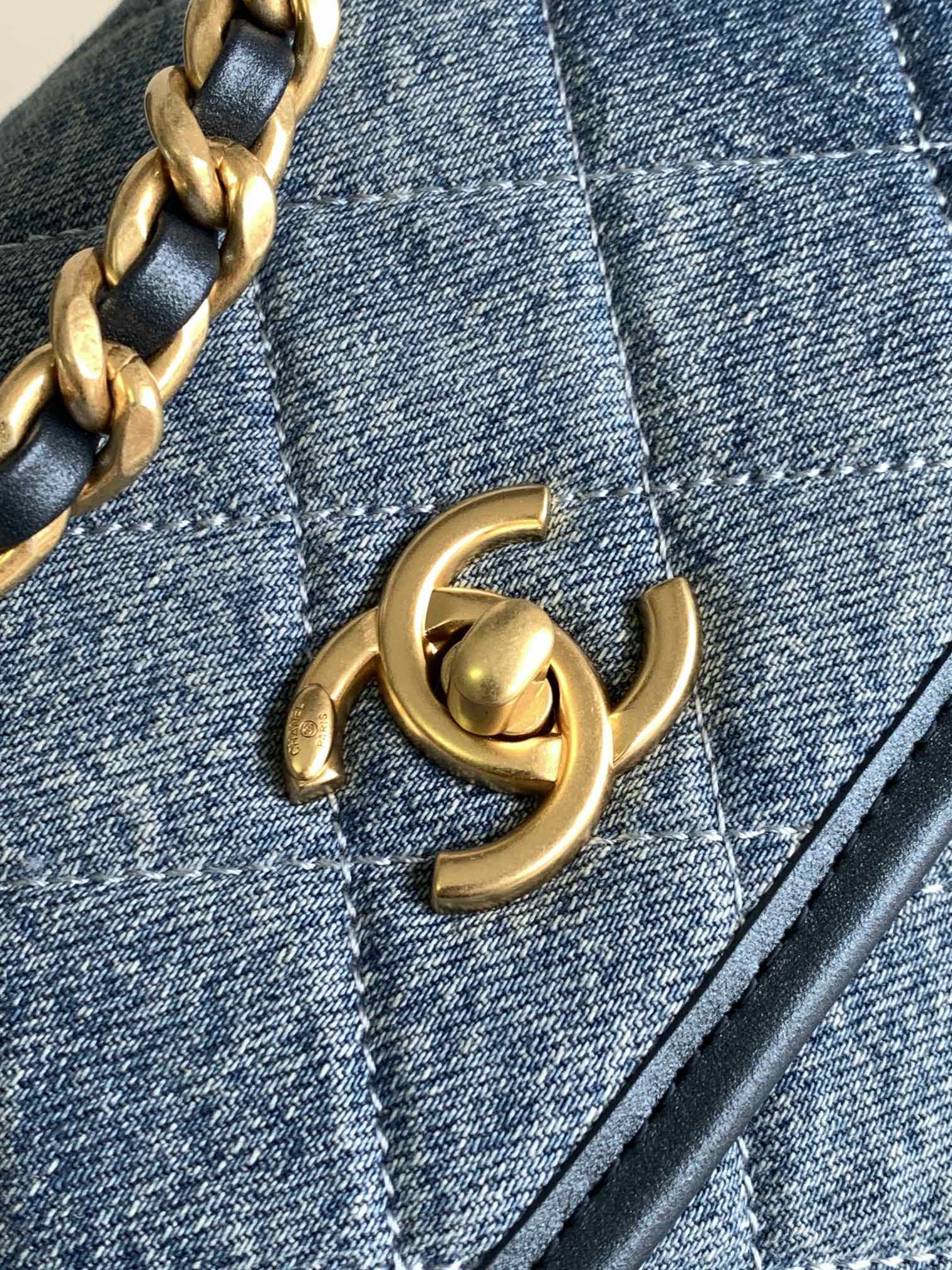 Ch@nel Saddle Bag