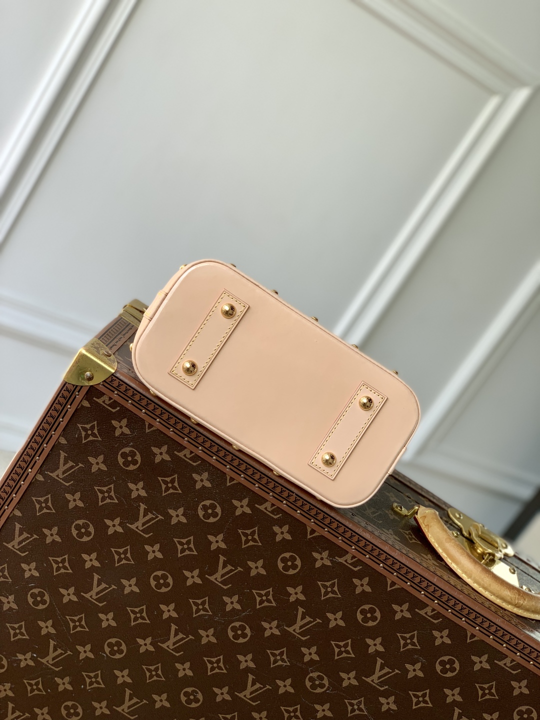l0vis Vvtt0n damierlicious alma bb m12561-23.5 x 17.5 x 11.5cm
