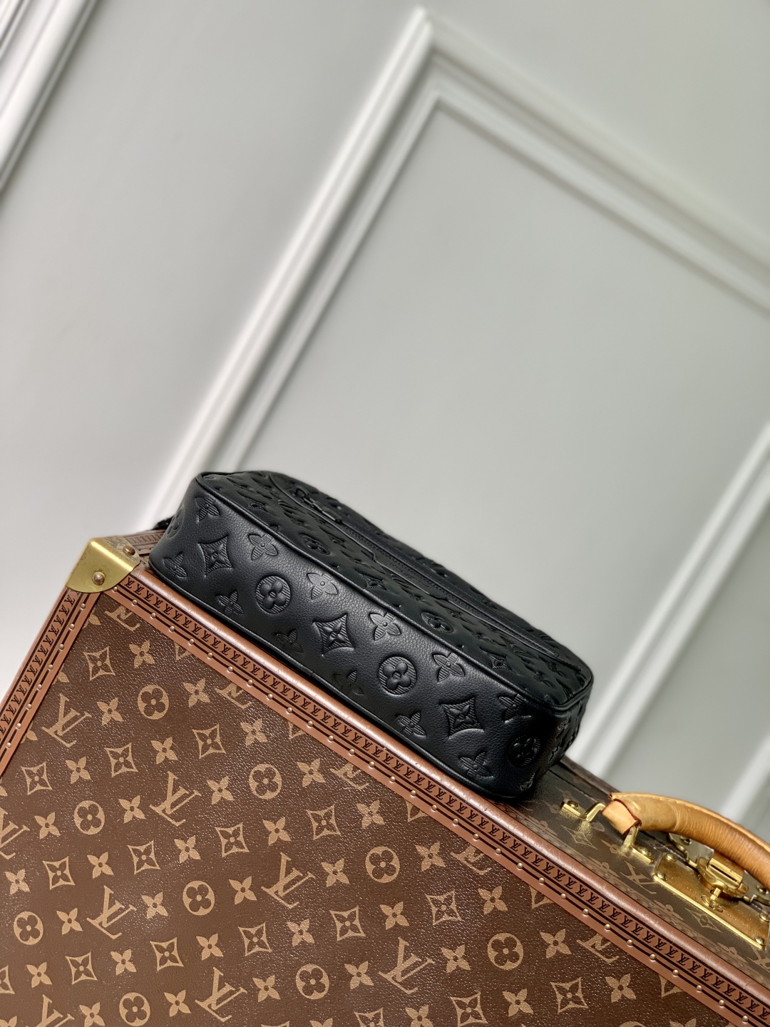 l0vis Vvtt0n pochette kasai -24.5 x 15.5 x 6cm