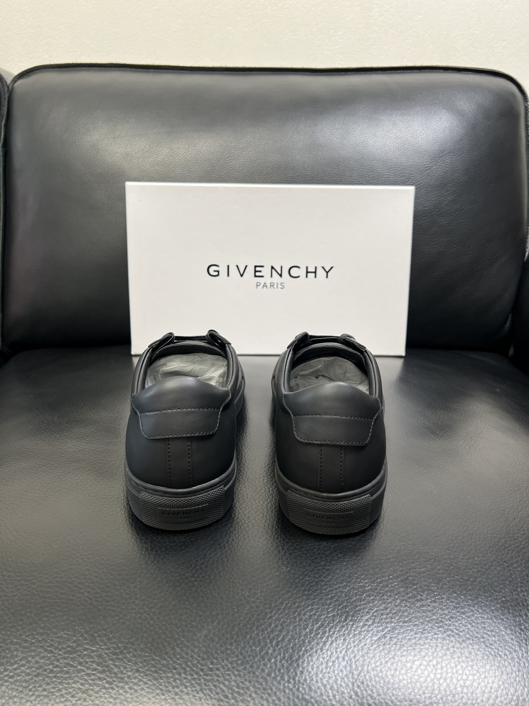 Gienvchy Sneakers