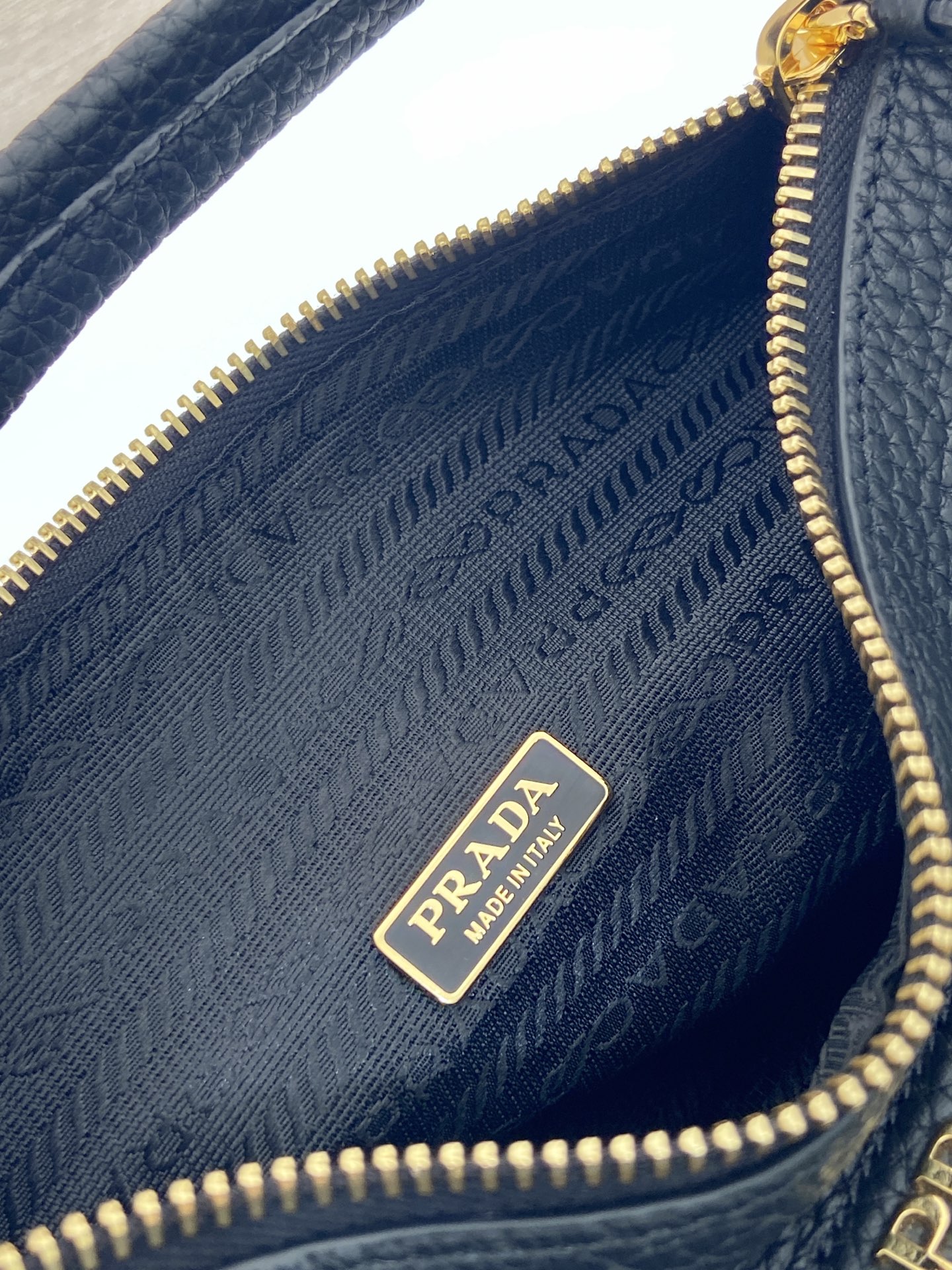 Pra*a Small Leather Bag 1BC277-25*15*11CM