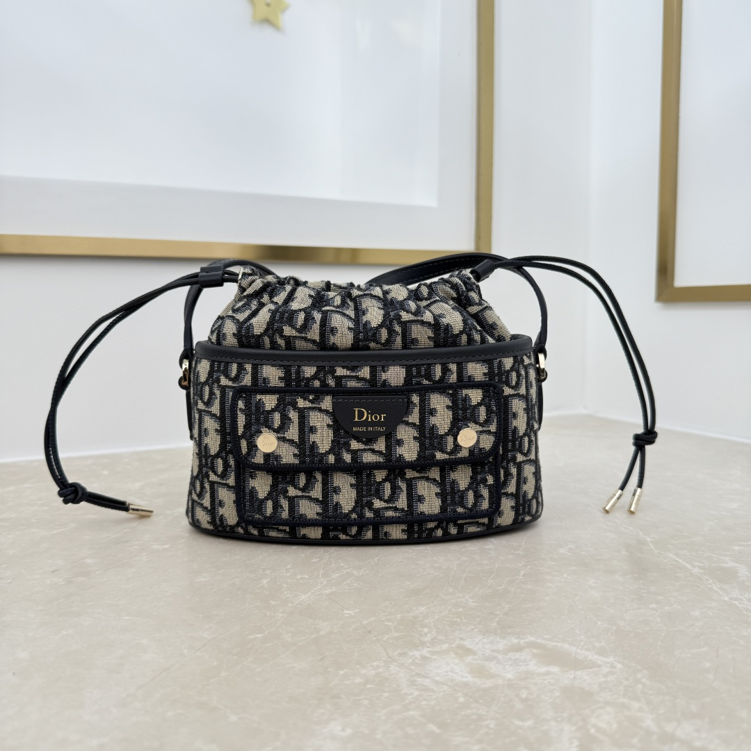 Di*or Travel Oblique Bag-20 × 22 × 5.5CM