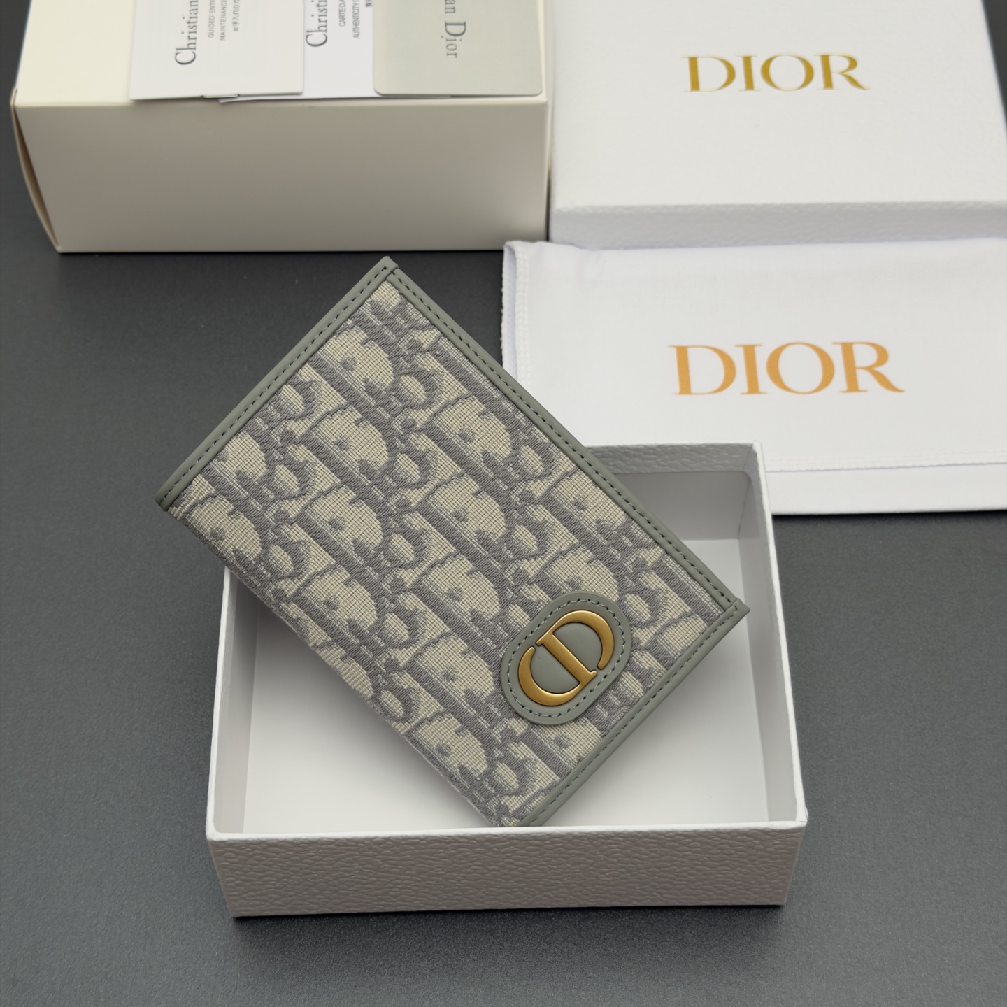 Diro Oblique 30 Montaigne Passport Holder-10*14*2CM