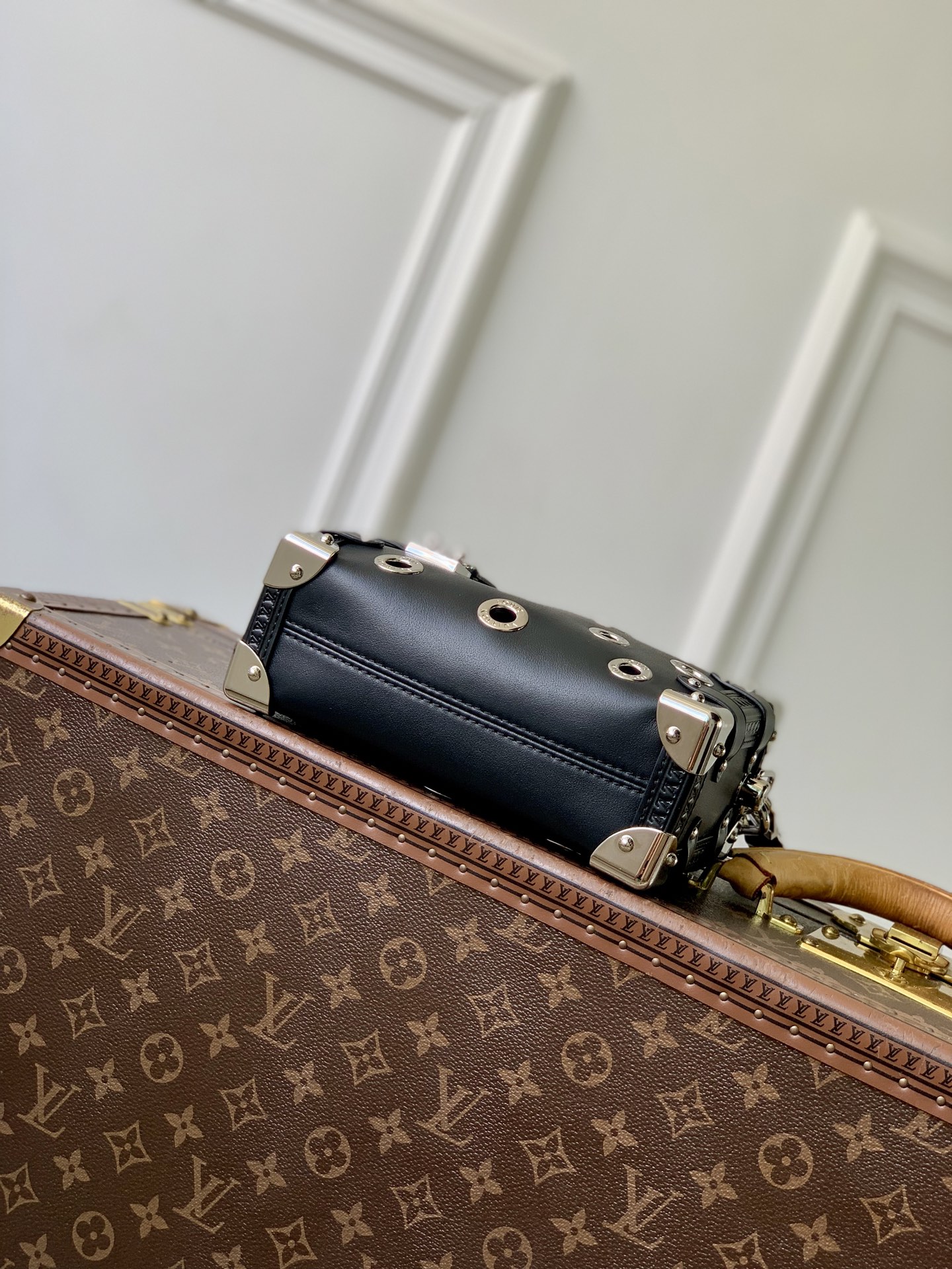 L0vis Vvtt0n Side Trunk PM-M29903-20.5 x 13.5 x 7.5CM