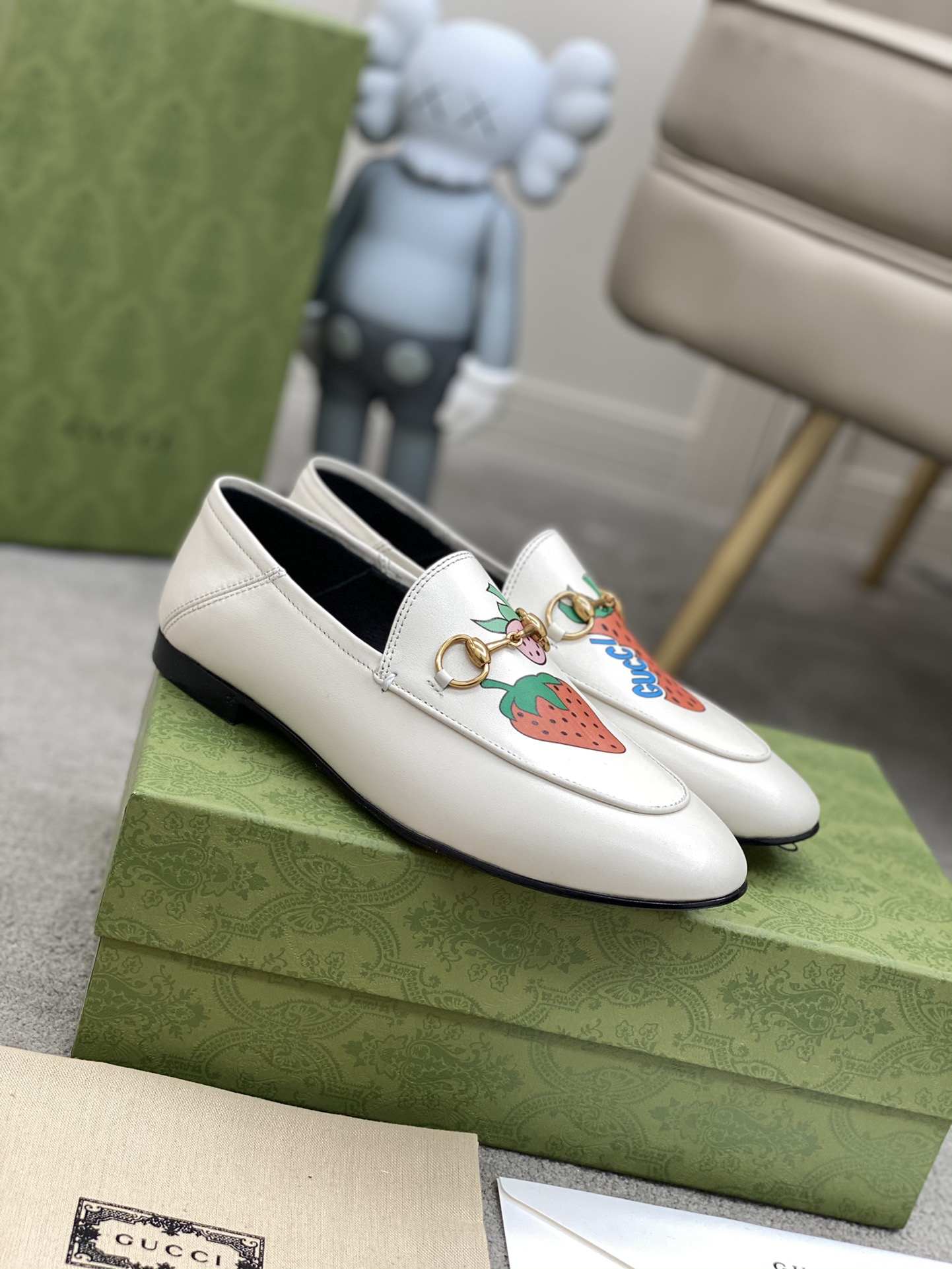 G*u*i loafers